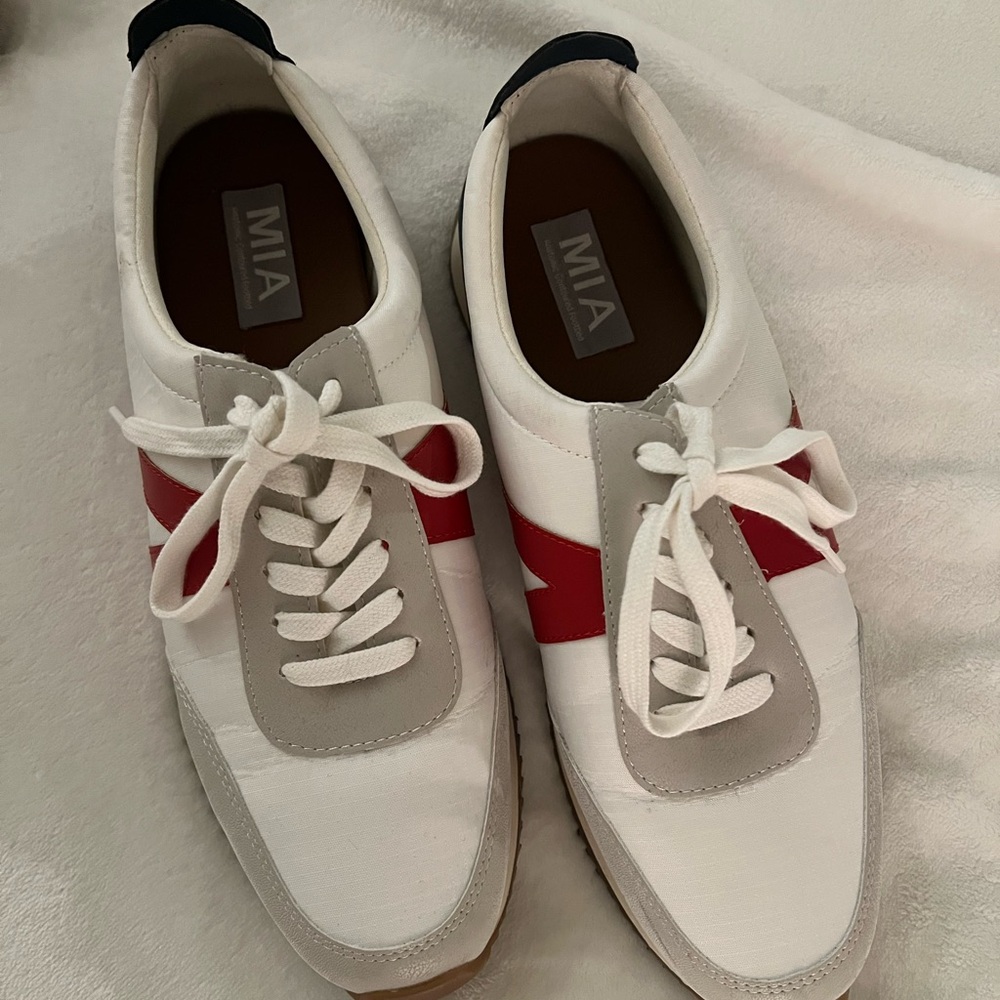 Sneakers lile new